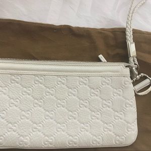 Gucci white leather wristlet in Guccissima print